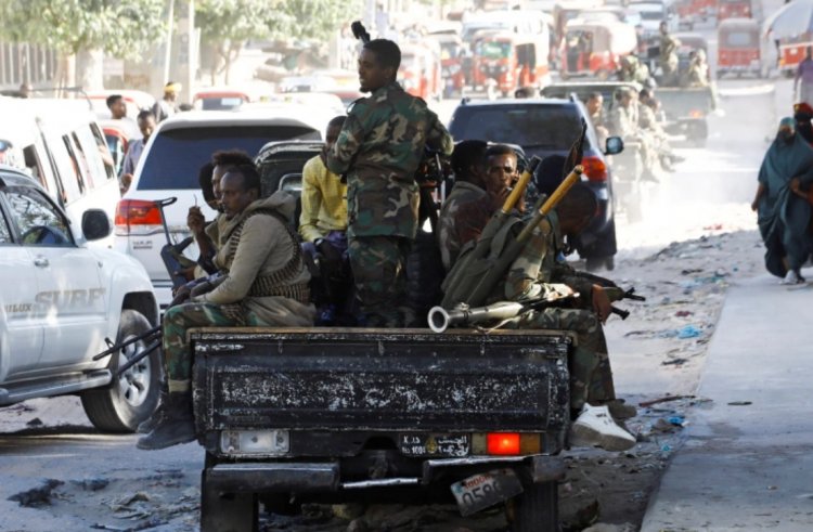 Ledakan di jalan Mogadishu disebabkan bom bunuh diri yang menargetkan Mohamed Ibrahim Moalimuu